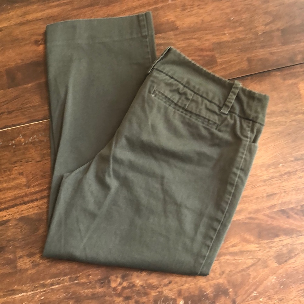 Mossimo Supply Co Olive Green Stretch Capris | Size 4 | Straight Leg